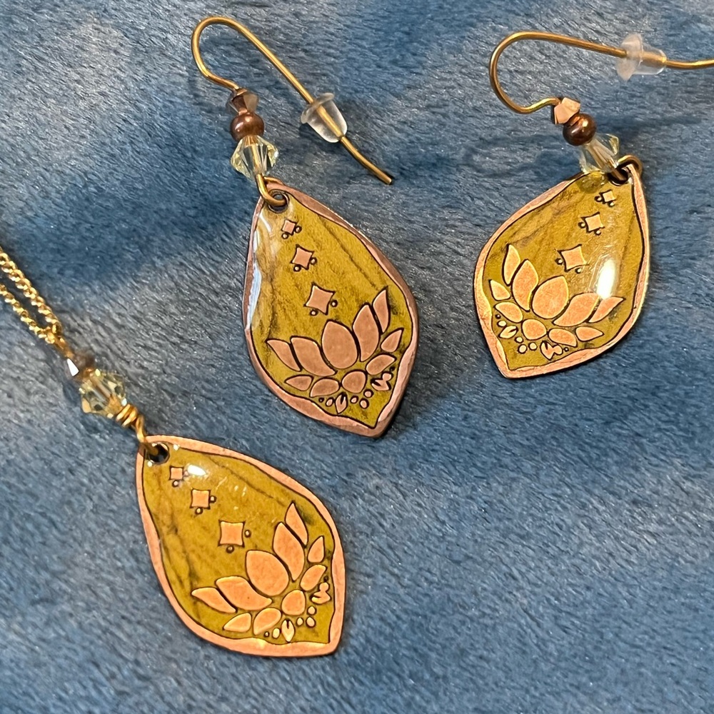 Vintage Style Artisan Handmade Lotus Earrings and Necklace Set